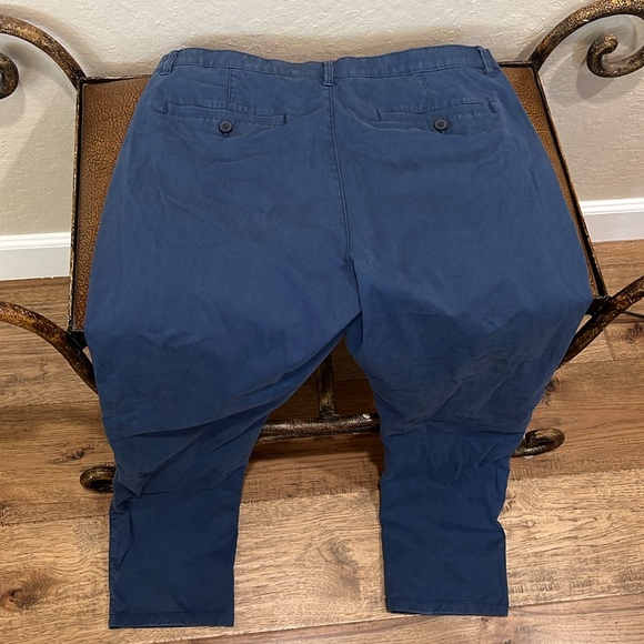 Like New English Laundry Stretch 98% Cotton & 2% Spandex Stone Washed Pants! - Picture 5 of 8